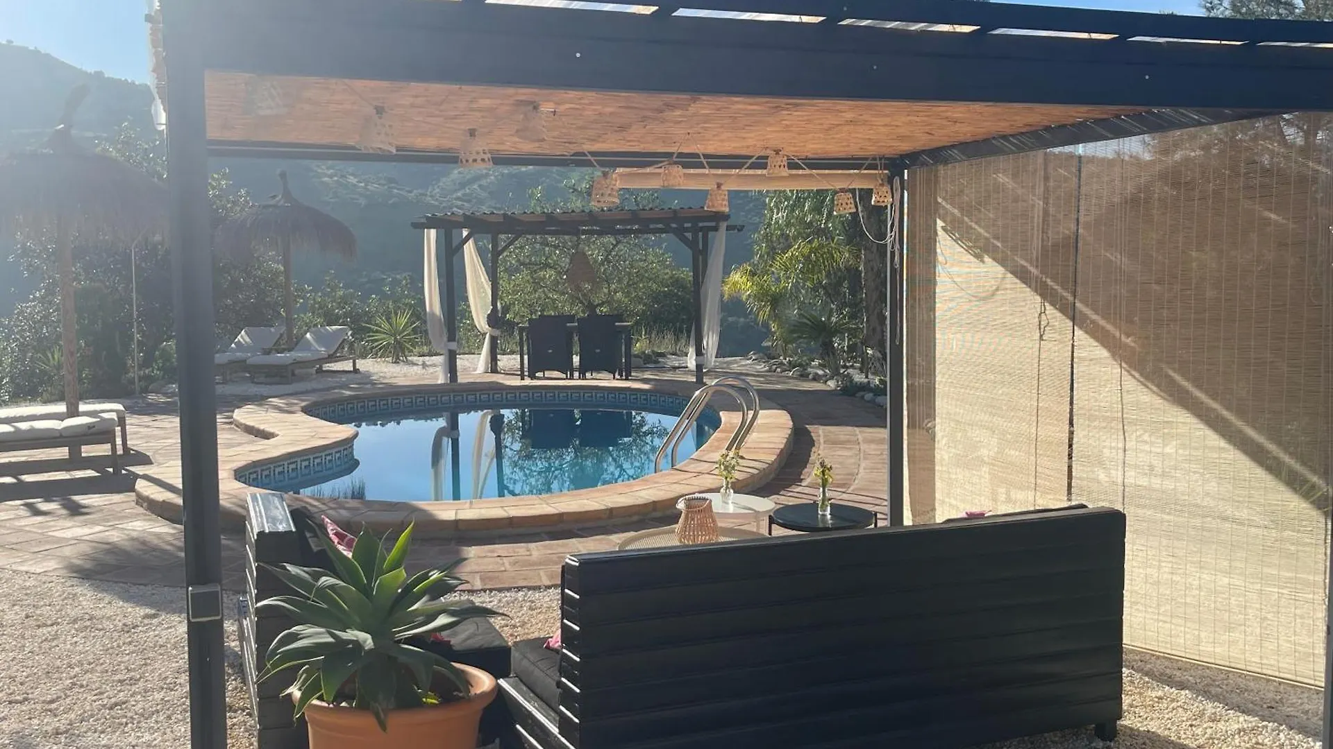 B&B Sol y Monte Álora Bed and breakfast
